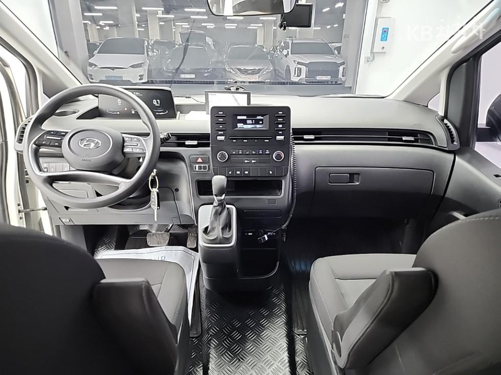 Hyundai Staria — miniaturë 7