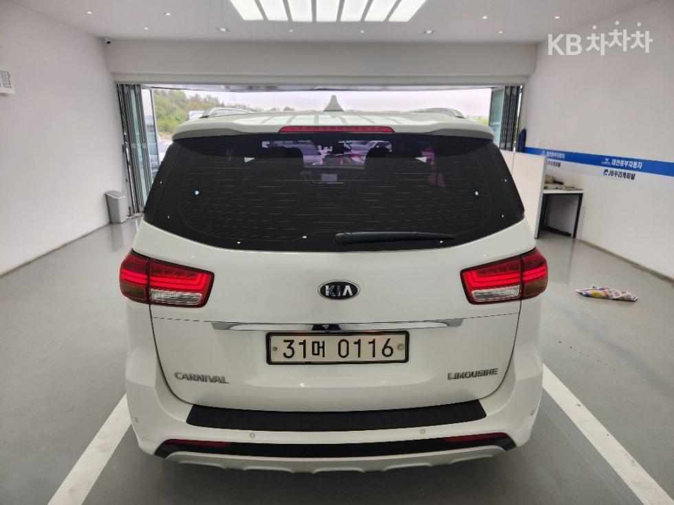 Kia Carnival — miniaturë 5