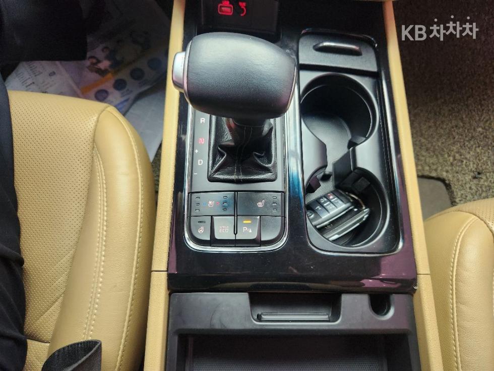 Kia Carnival — miniaturë 13