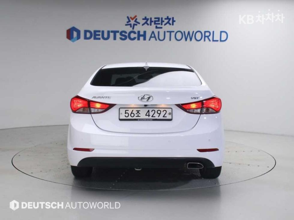 Hyundai Avante — miniaturë 4