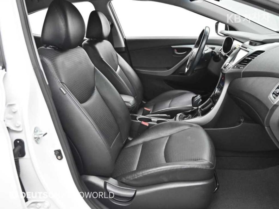 Hyundai Avante — miniaturë 10