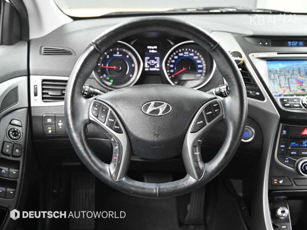 Hyundai Avante — miniaturë 13