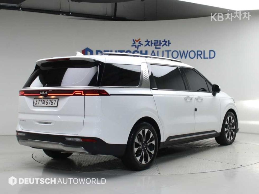 Kia Carnival — miniaturë 2