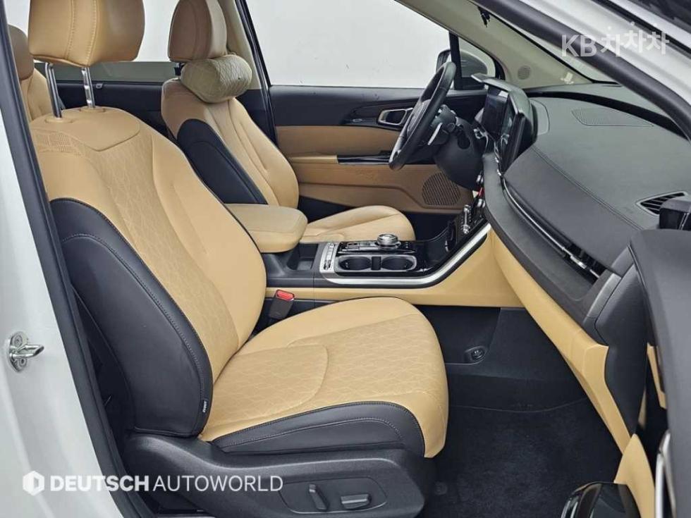 Kia Carnival — miniaturë 10