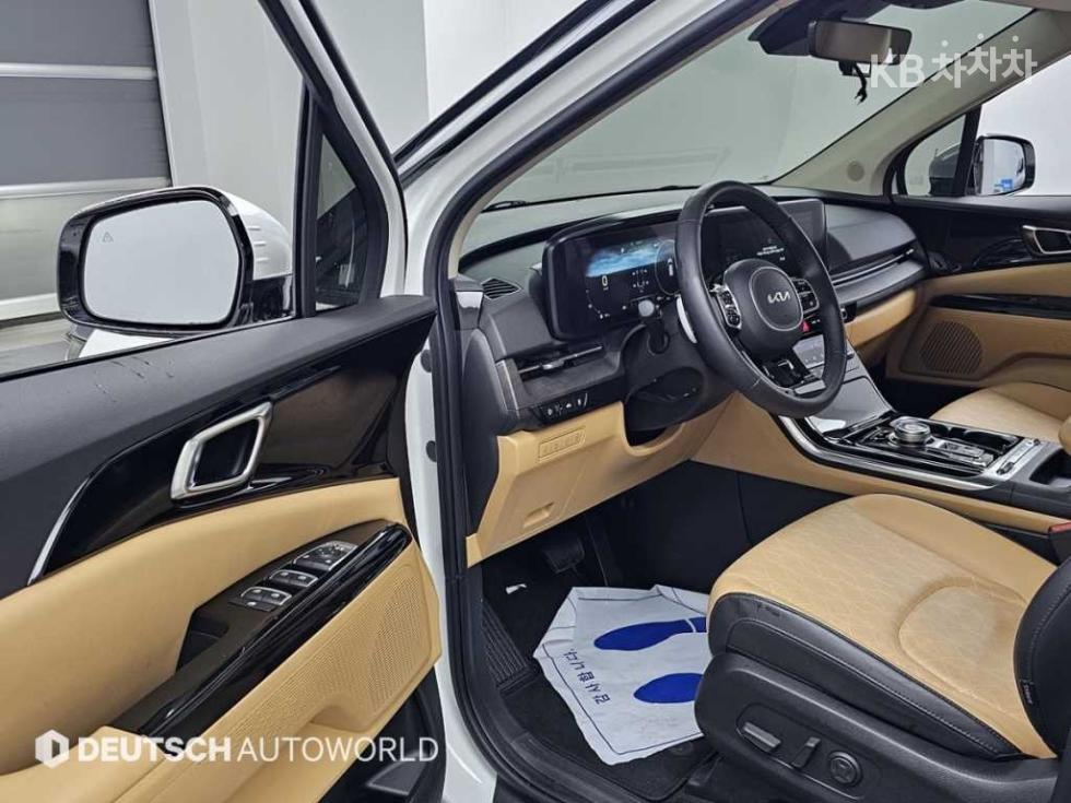 Kia Carnival — miniaturë 11