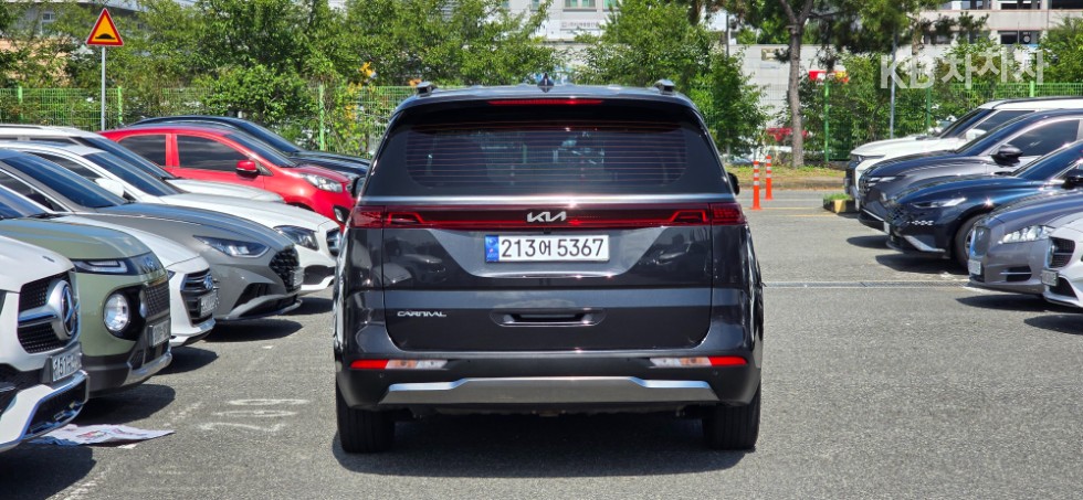 Kia Carnival — miniaturë 4