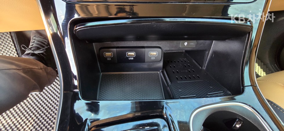 Kia Carnival — miniaturë 10