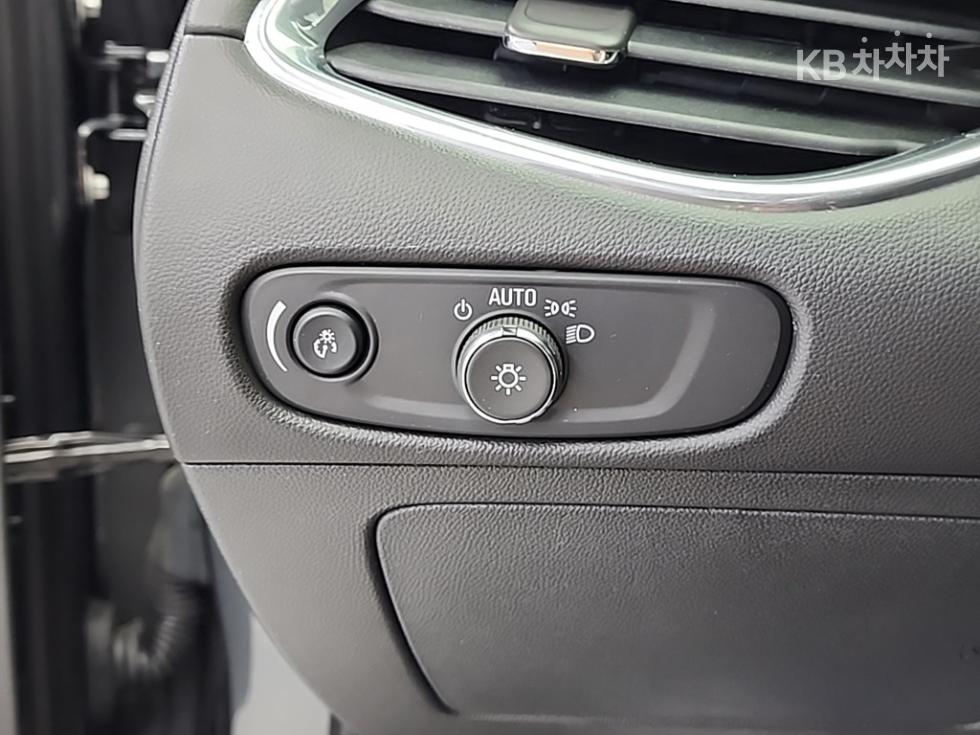 Chevrolet Malibu — miniaturë 18