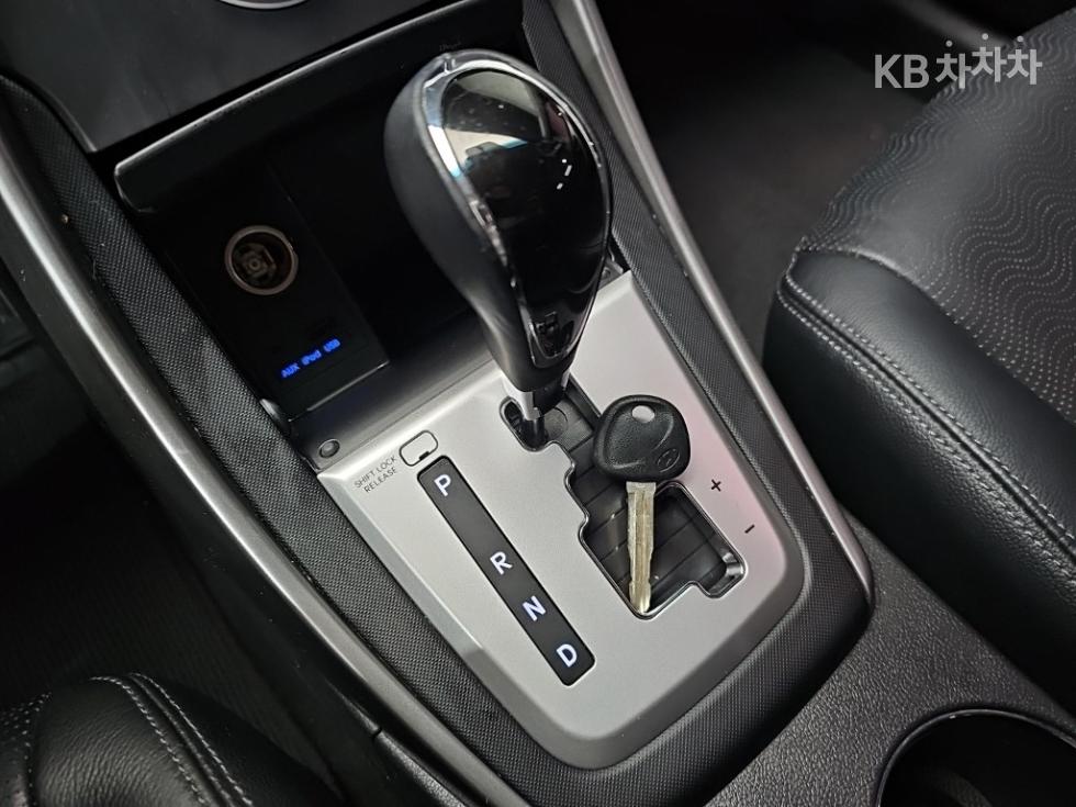 Hyundai Avante — miniaturë 8