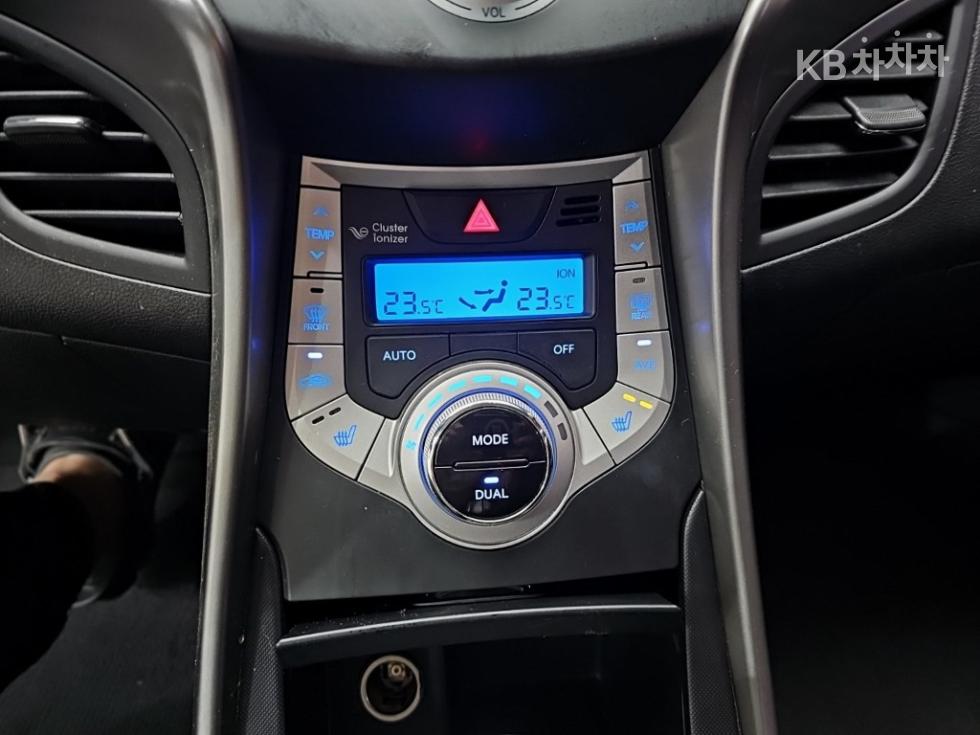 Hyundai Avante — miniaturë 10