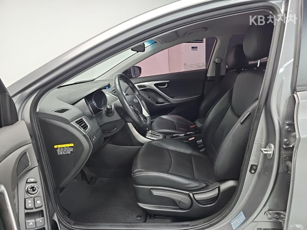 Hyundai Avante — miniaturë 11