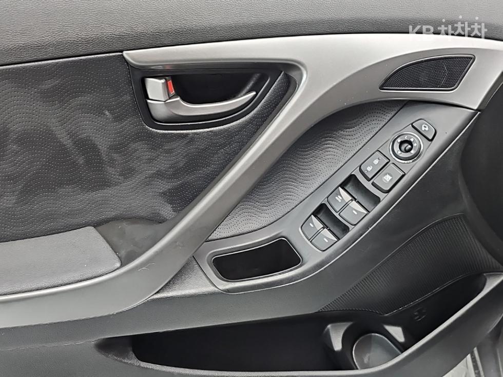 Hyundai Avante — miniaturë 14