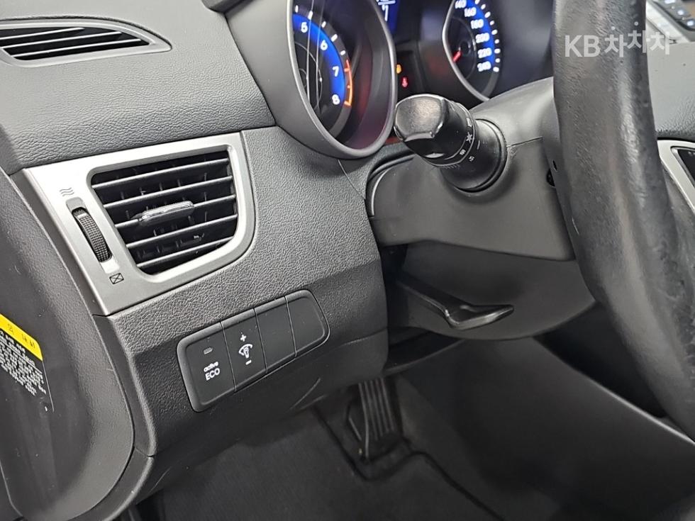Hyundai Avante — miniaturë 15