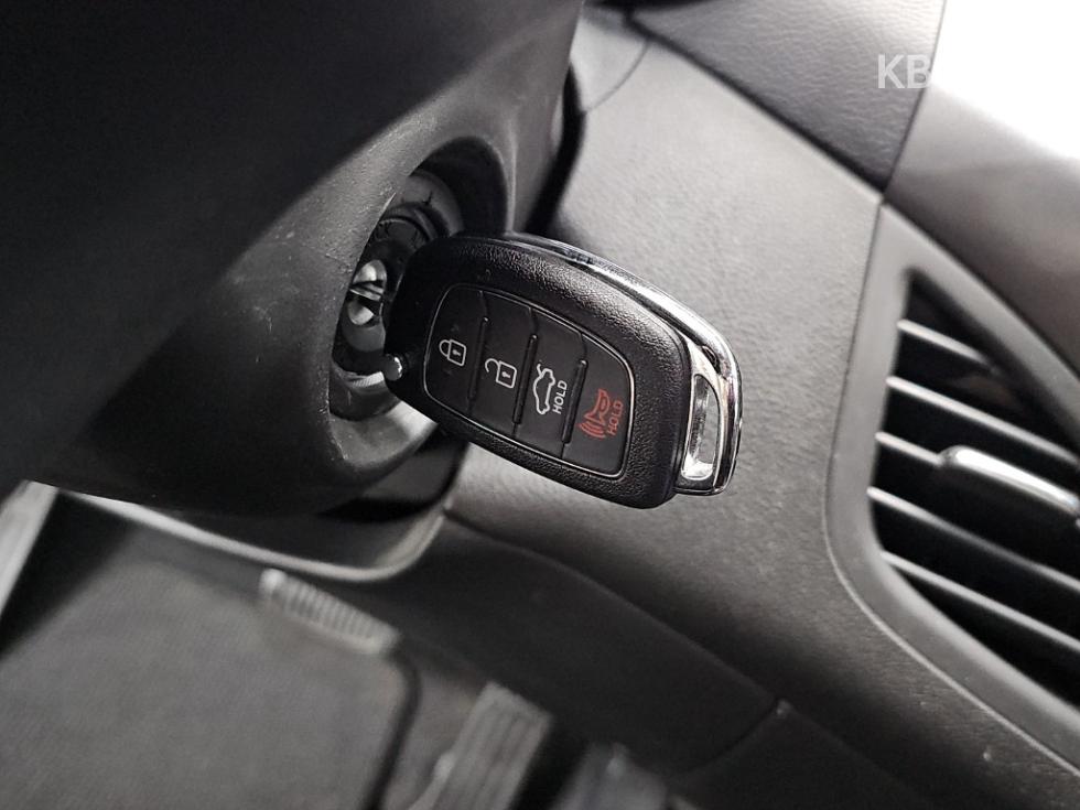 Hyundai Avante — miniaturë 16