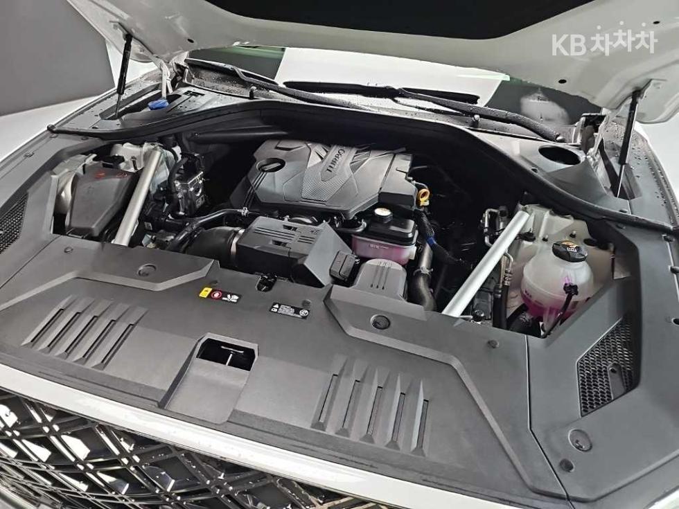 2025 Genesis GV70 photo