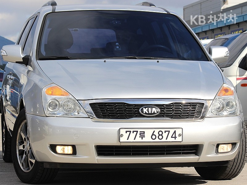 Kia Carnival — miniaturë 2