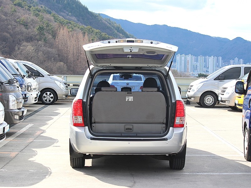 Kia Carnival — miniaturë 7