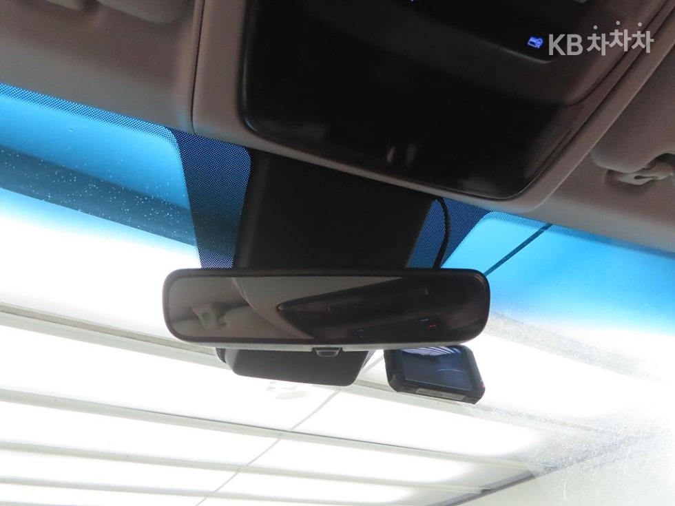 Hyundai Staria — miniaturë 12