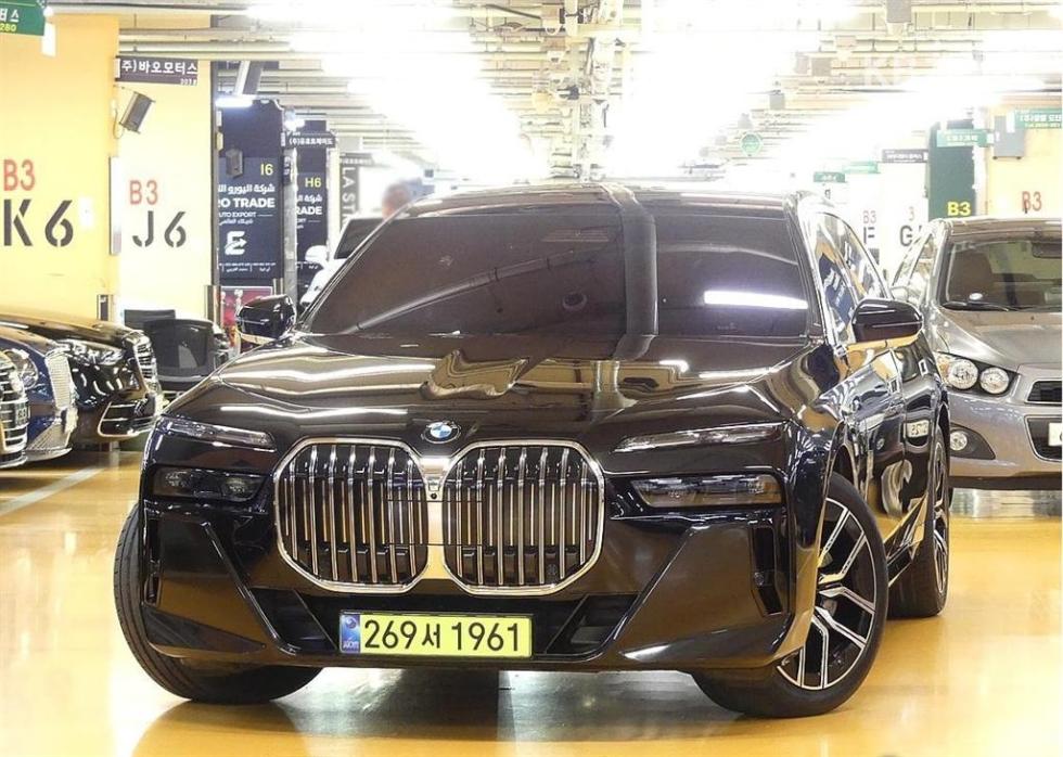 BMW 7er — miniaturë 2