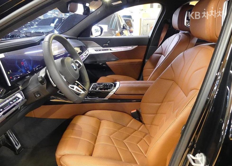 BMW 7er — miniaturë 8