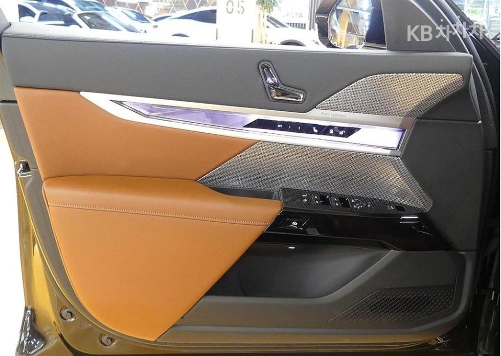 BMW 7er — miniaturë 11