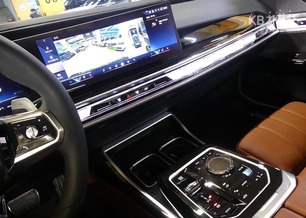 BMW 7er — miniaturë 13