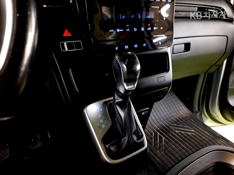 Hyundai Staria — miniaturë 10