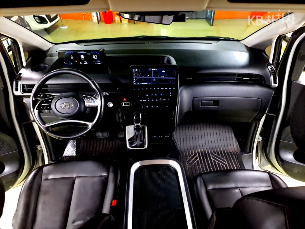 Hyundai Staria — miniaturë 7