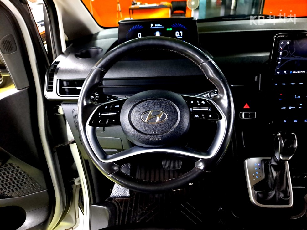 Hyundai Staria — miniaturë 8