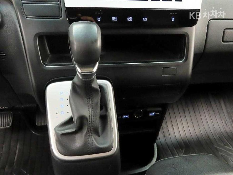 Hyundai Staria — miniaturë 10