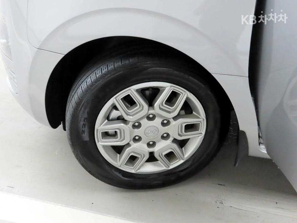 Hyundai Staria — miniaturë 19