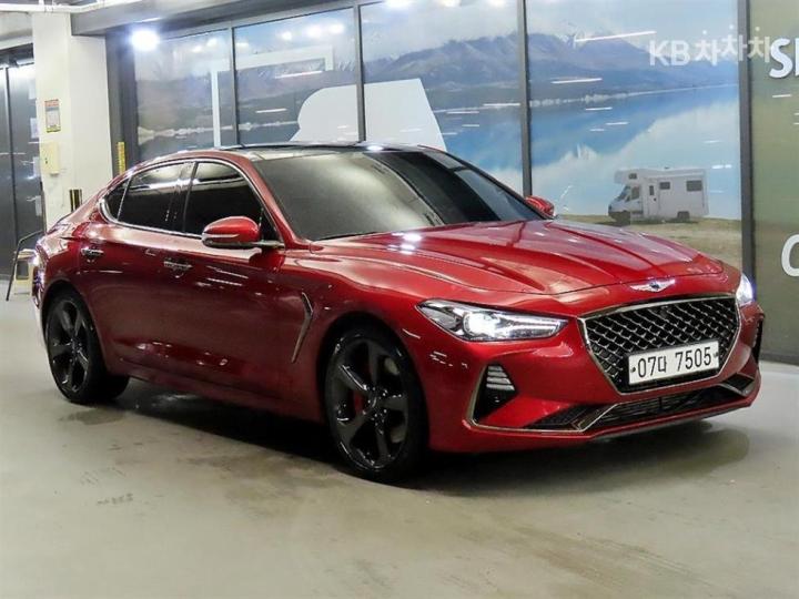Genesis G70 3.3T Sport — foto 1