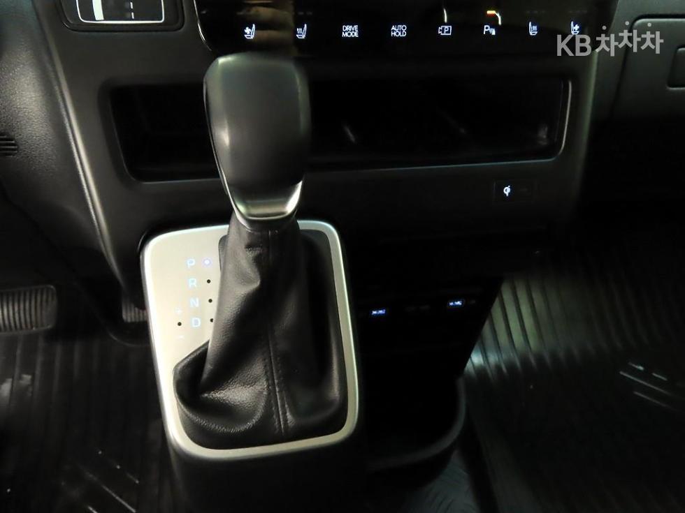 Hyundai Staria — miniaturë 12