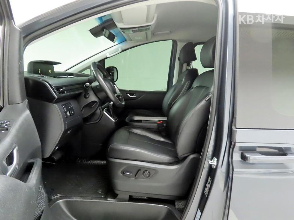 Hyundai Staria — miniaturë 14