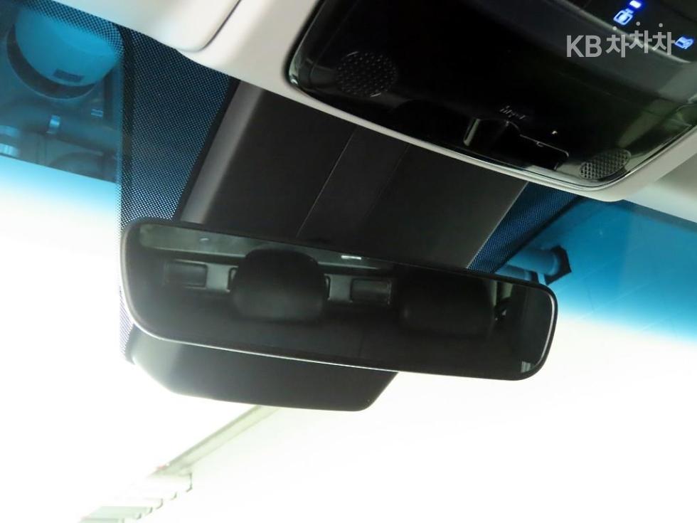 Hyundai Staria — miniaturë 16