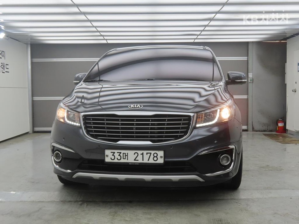 Kia Carnival — miniaturë 2