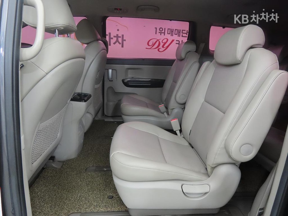Kia Carnival — miniaturë 6