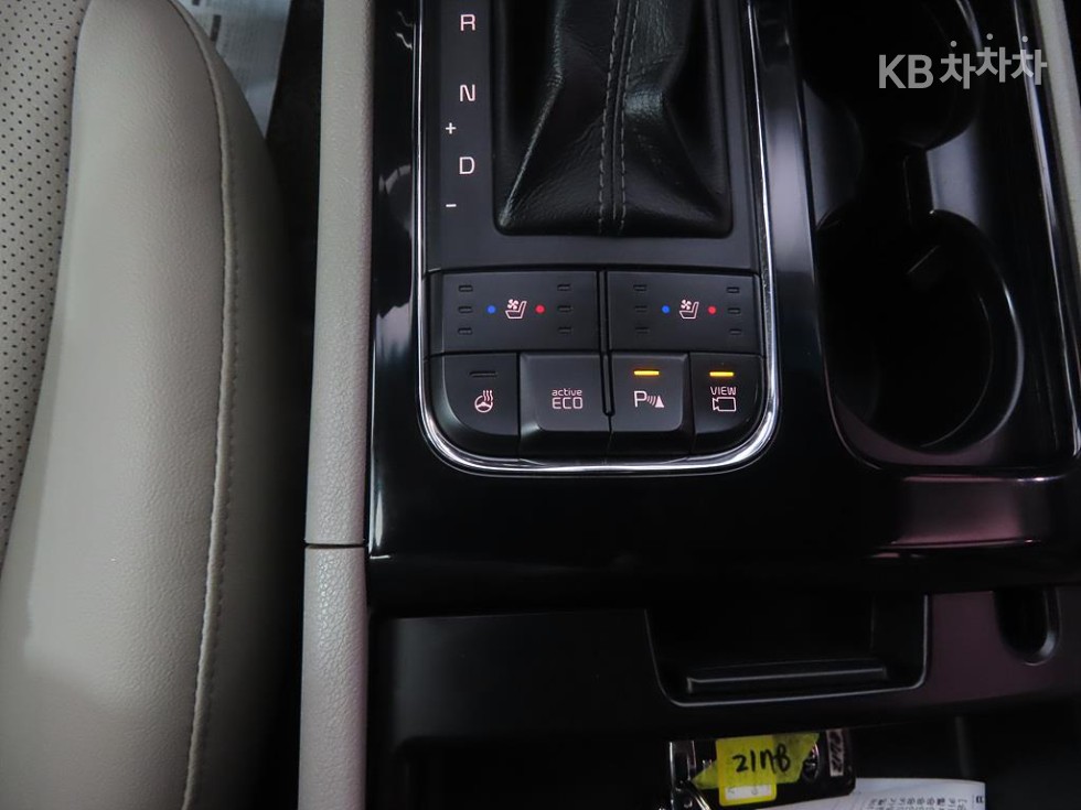 Kia Carnival — miniaturë 14