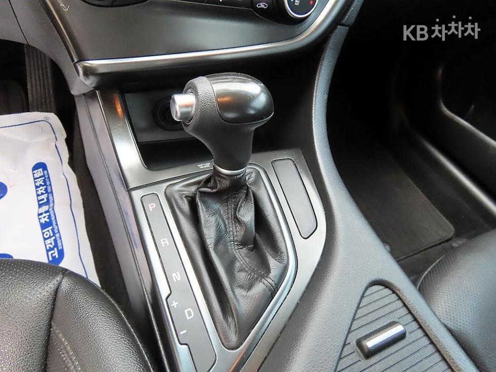 Kia K5 — miniaturë 10