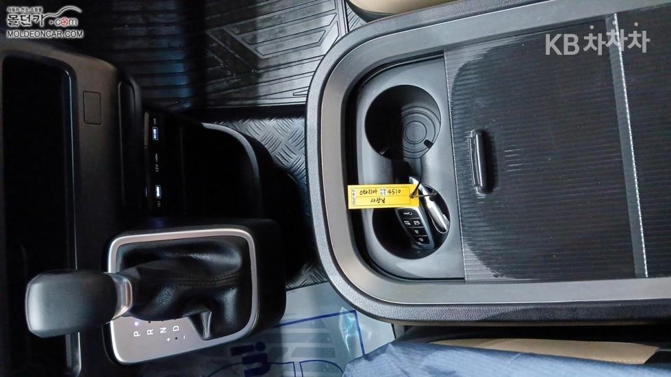 Hyundai Staria — miniaturë 14