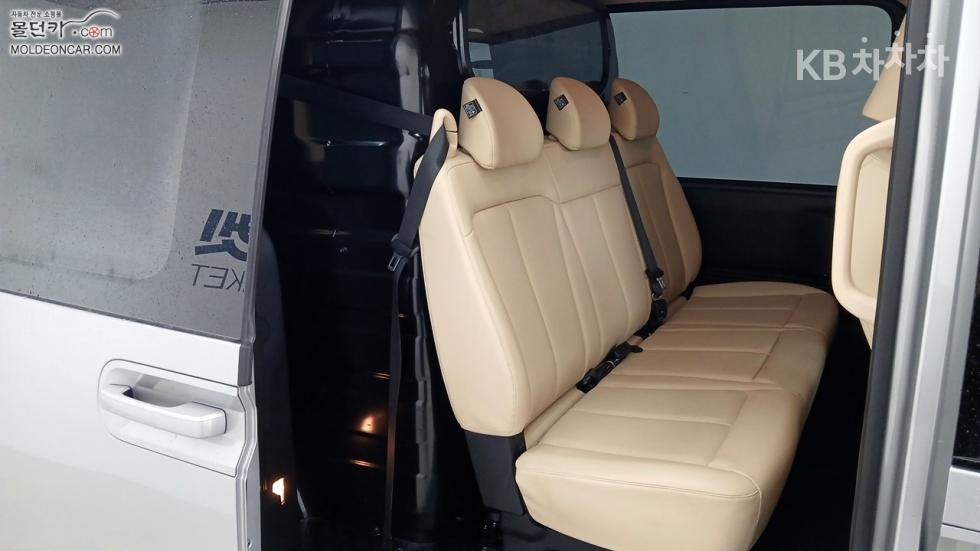 Hyundai Staria — miniaturë 17