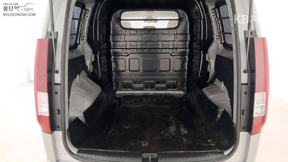 Hyundai Staria — miniaturë 18