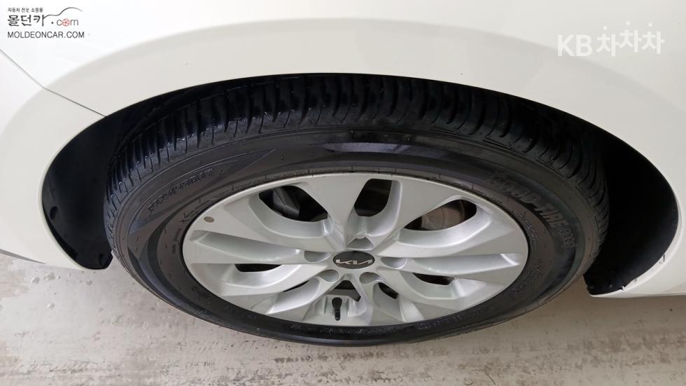 Kia K8 — miniaturë 6