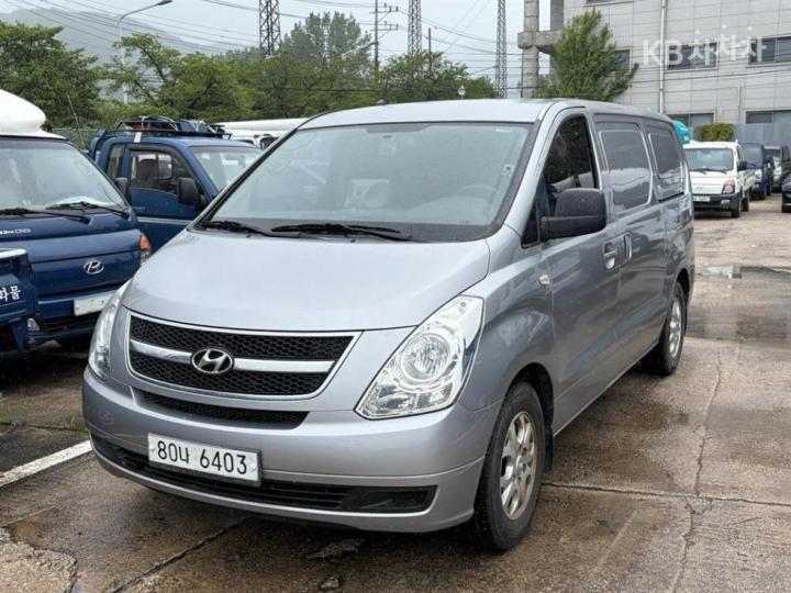 Hyundai Starex 3인승 밴 CVX — foto 1
