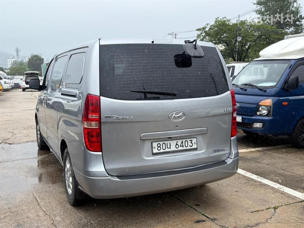 Hyundai Starex — miniaturë 4