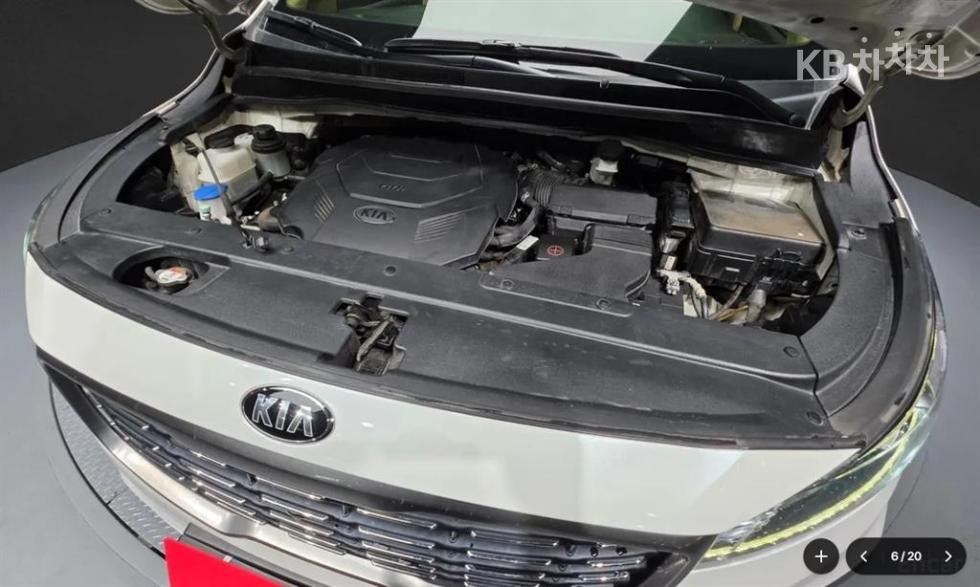 Kia Carnival — miniaturë 6