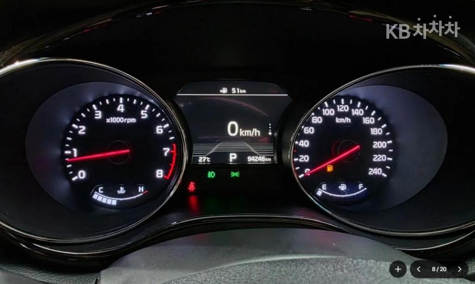 Kia Carnival — miniaturë 8