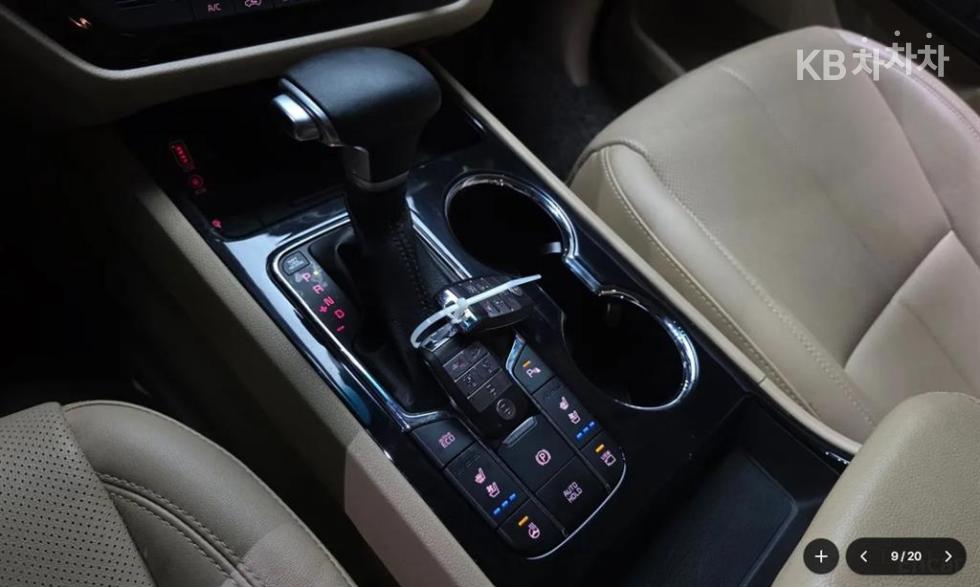 Kia Carnival — miniaturë 9