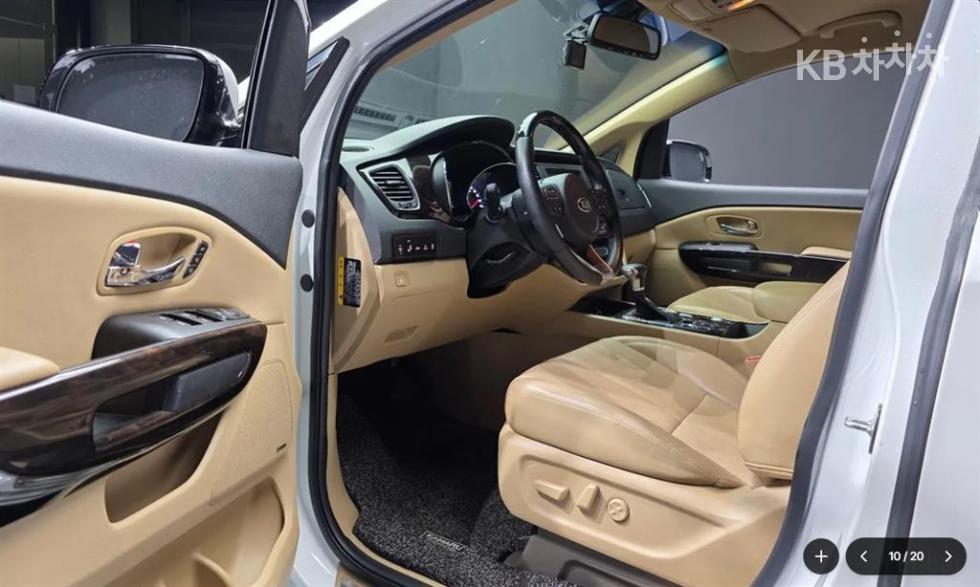 Kia Carnival — miniaturë 10