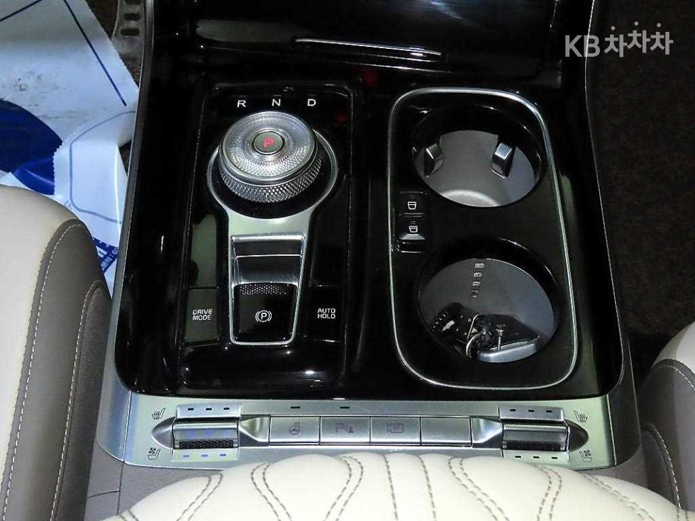 Kia Carnival — miniaturë 12